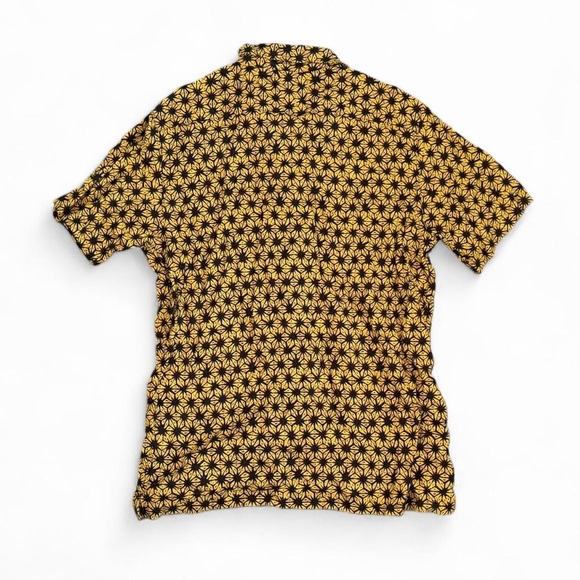 Levi’s Cubano Patterned Lightweight Button-Down Shirt - Picture 2 of 6